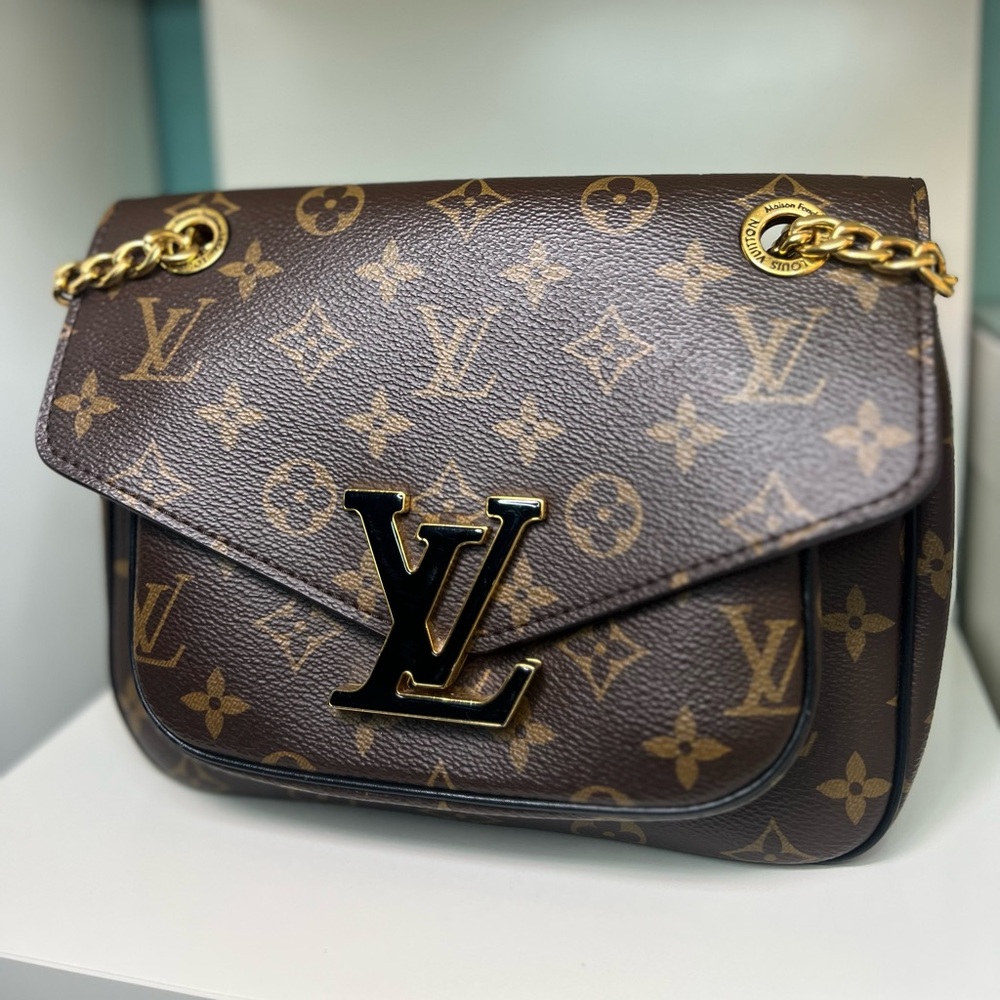 AUTHENTIC LV PASSY NM MNG BROWN MONOGRAM